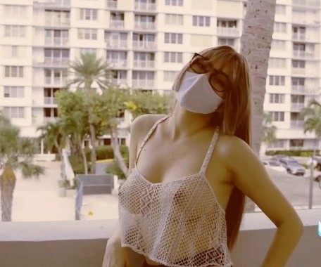 加拿大中国留学生小水水阳台露出自慰淫蚌吐汁潮吹不断极上高潮抖动颤挛.