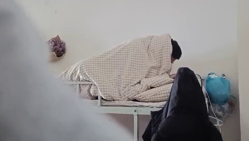 最新重磅大瓜诸葛亮晶晶和不羡江中仙女的跑去男生宿舍诱人录像有人玩游戏激战超级猛床都要散架了